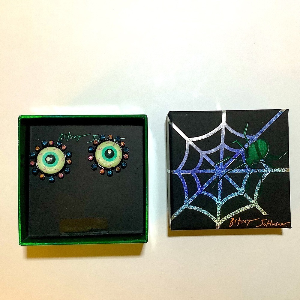Betsey Johnson Halloween Eyeball Glow In The Dark Earrings New - Picture 3 of 5